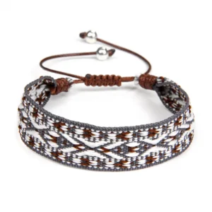 Damvästerländskt handgjort flätat armband med tofs - Typ 15