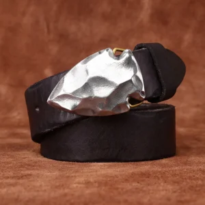 Herrläderbälte med pilformat metallspänne - Svart