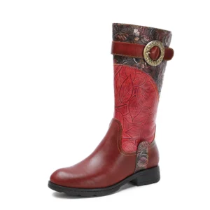 Kvinnors röda lädervästernstövlar med präglad blomdesign - 39
